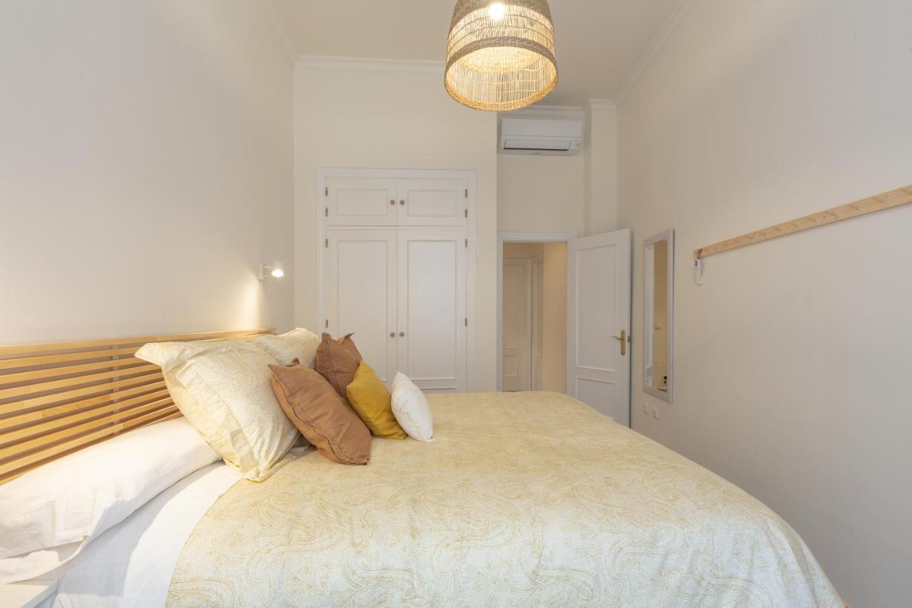Puerta De Larios: Central Three-Bedroom Apartment With Balconies And Patio 말라가 외부 사진