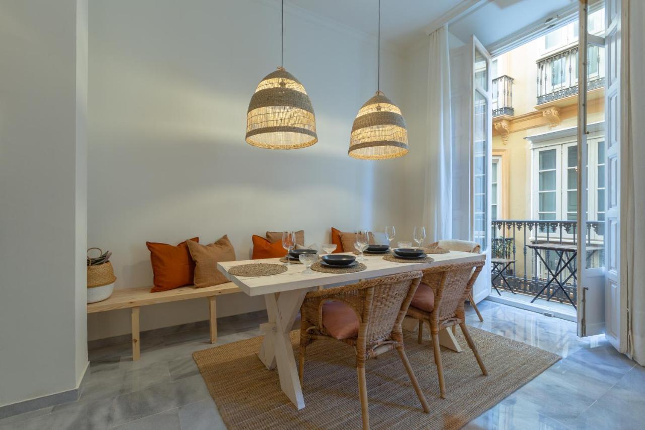 Puerta De Larios: Central Three-Bedroom Apartment With Balconies And Patio 말라가 외부 사진