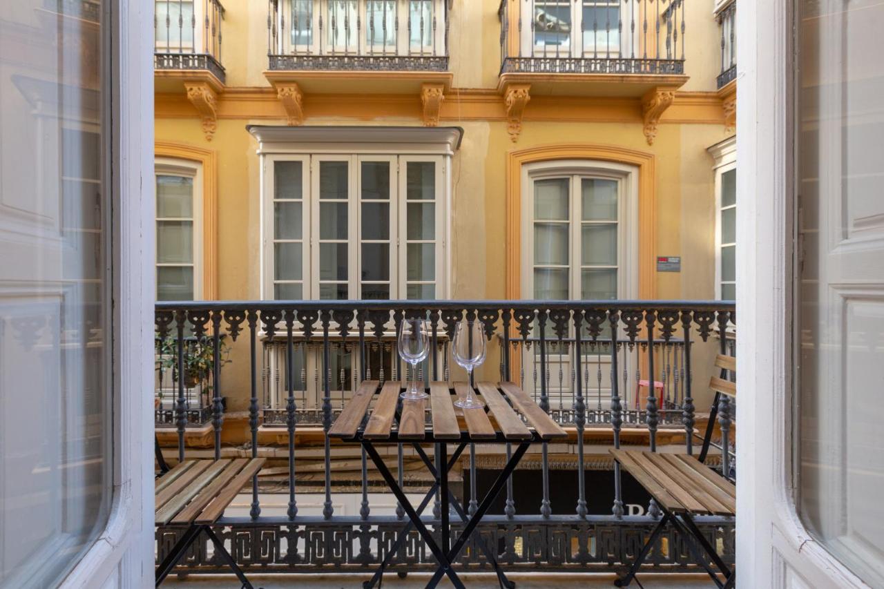 Puerta De Larios: Central Three-Bedroom Apartment With Balconies And Patio 말라가 외부 사진
