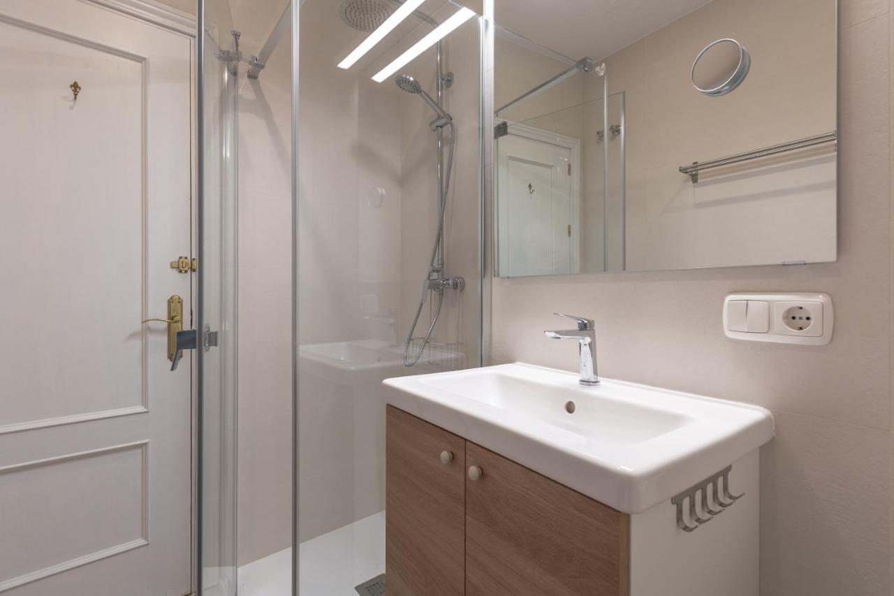 Puerta De Larios: Central Three-Bedroom Apartment With Balconies And Patio 말라가 외부 사진