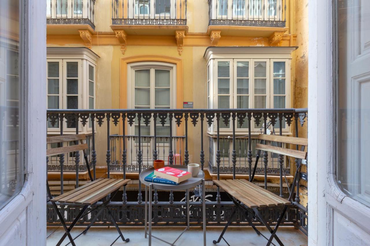 Puerta De Larios: Central Three-Bedroom Apartment With Balconies And Patio 말라가 외부 사진