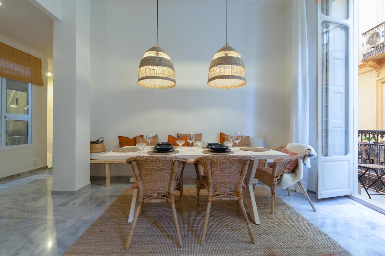 Puerta De Larios: Central Three-Bedroom Apartment With Balconies And Patio 말라가 외부 사진